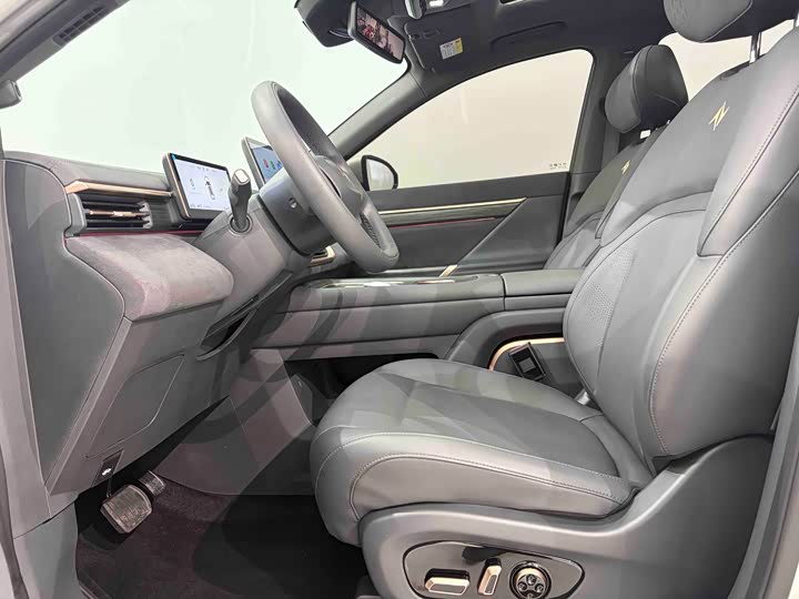 Dongfeng Yipai eπ 008, 2025 — фото 8 из 9