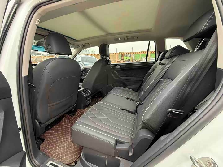 Volkswagen Tiguan L Pro, 2022 — фото 5 из 9