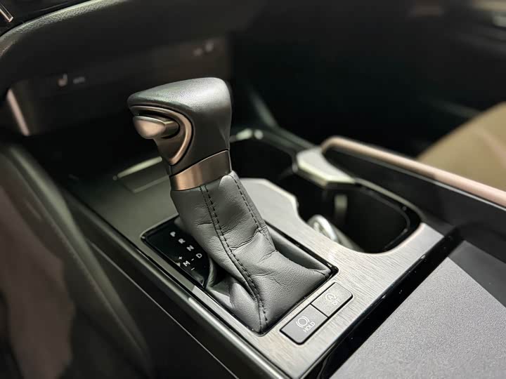 Lexus ES, 2023 — фото 6 из 9