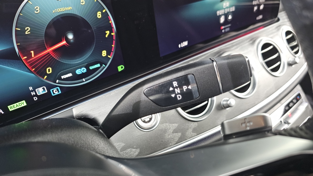 Mercedes-Benz E-Class, 2022 — фото 9 из 12