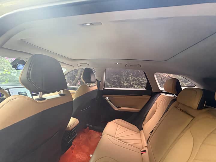 Geely Atlas L, 2023 — фото 7 из 9