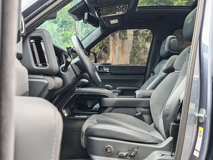 BYD FangChengBao Leopard 5, 2024 — фото 8 из 9