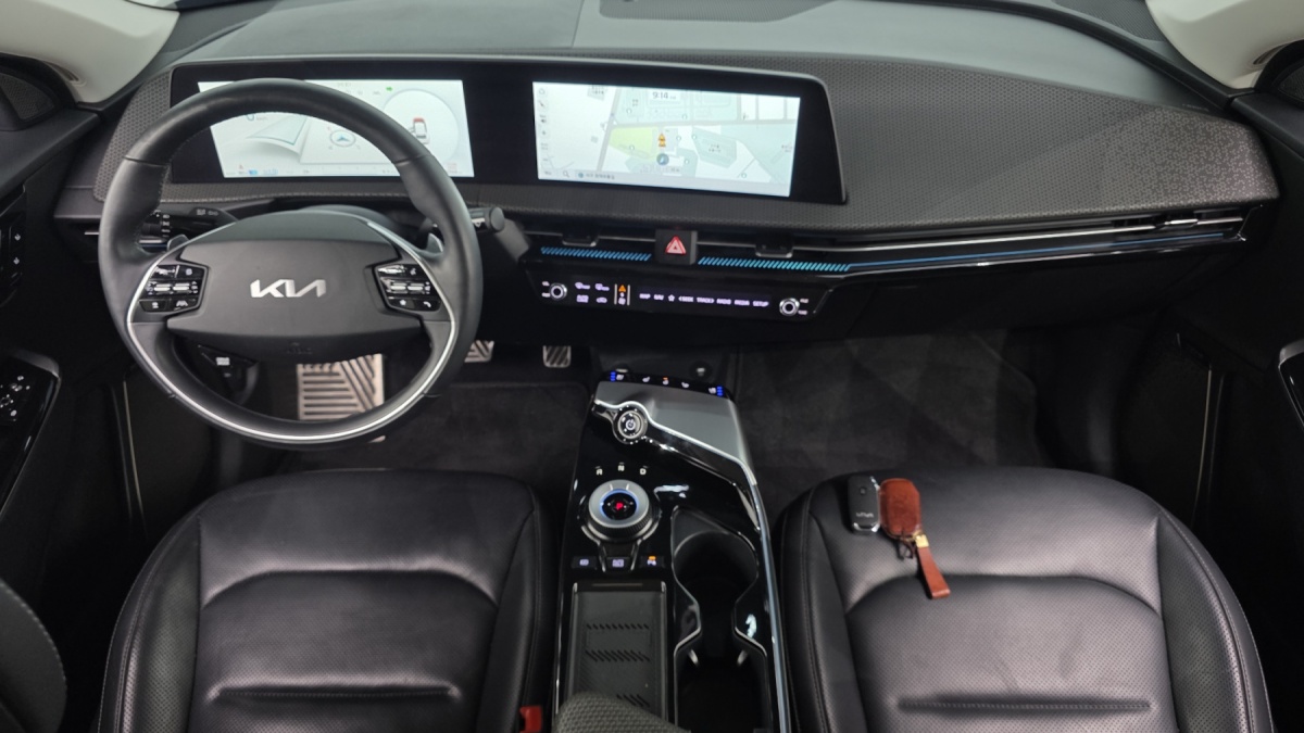 Kia EV6, 2023 — фото 7 из 12