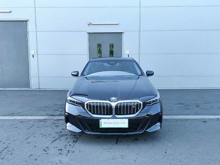 BMW i5, 2025 — фото 8 из 9