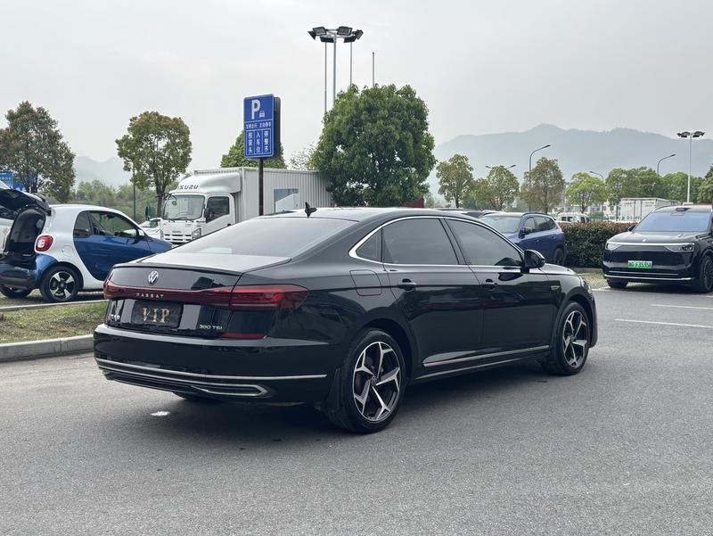 Volkswagen Passat, 2023 — фото 5 из 12