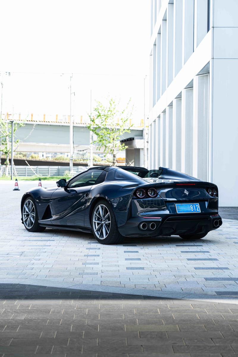 Ferrari 812, 2022 — фото 3 из 5