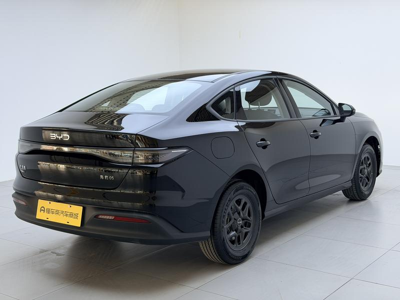 BYD Seal 05 DM-i Hybrid, 2025 — фото 7 из 12