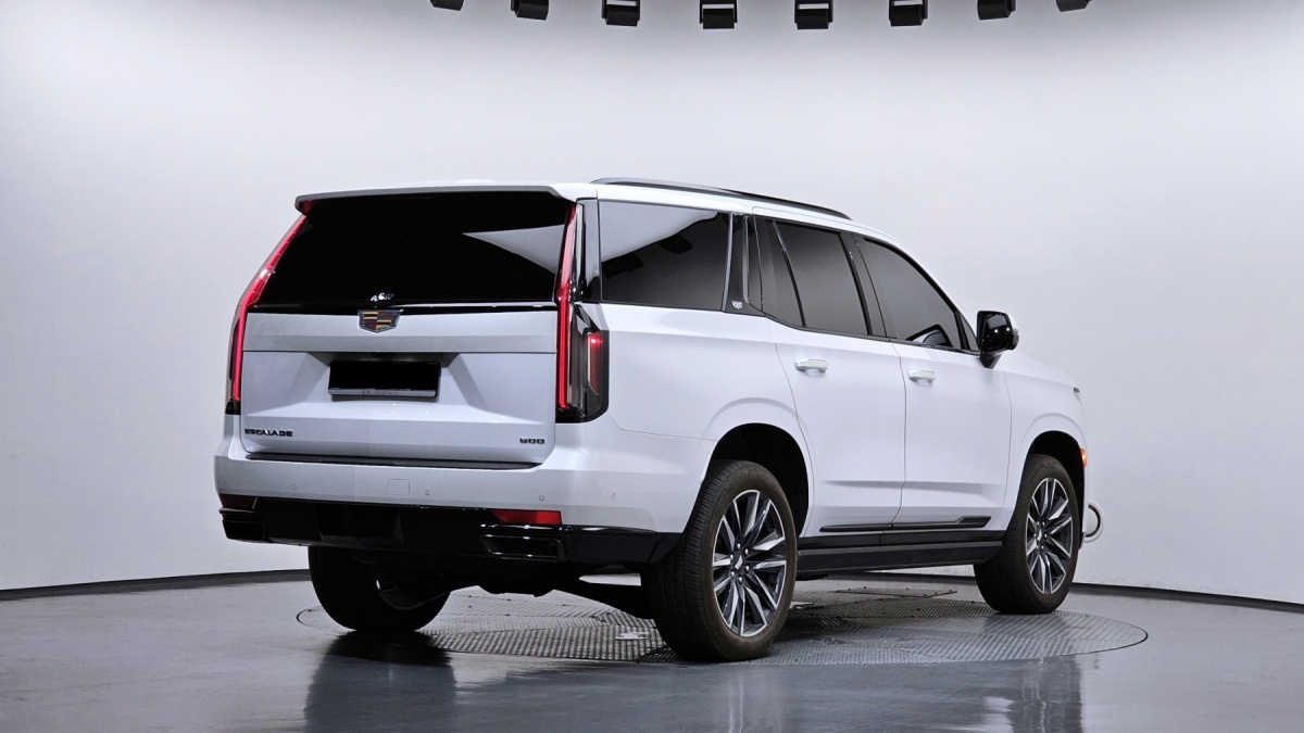 Cadillac Escalade, 2023 — фото 2 из 12