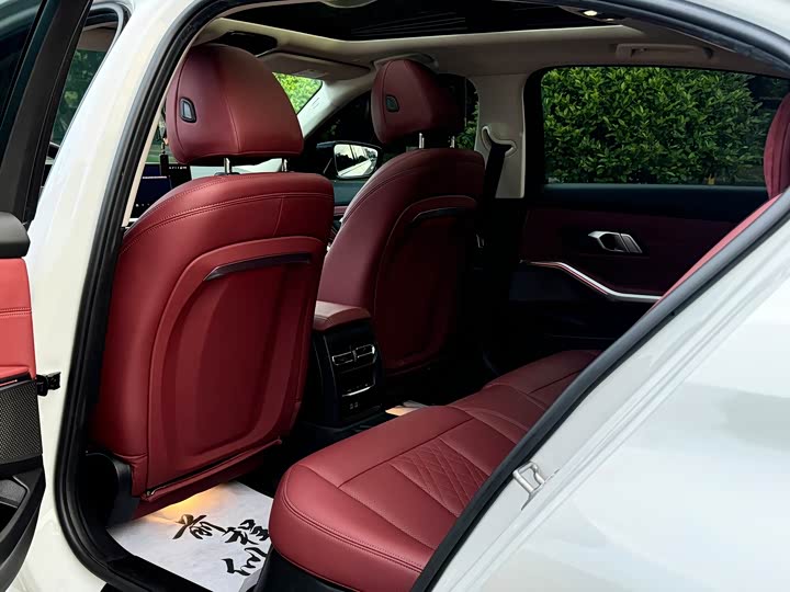 BMW i3, 2024 — фото 6 из 9