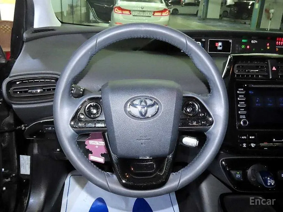 Toyota Prius, 2021 — фото 8 из 12