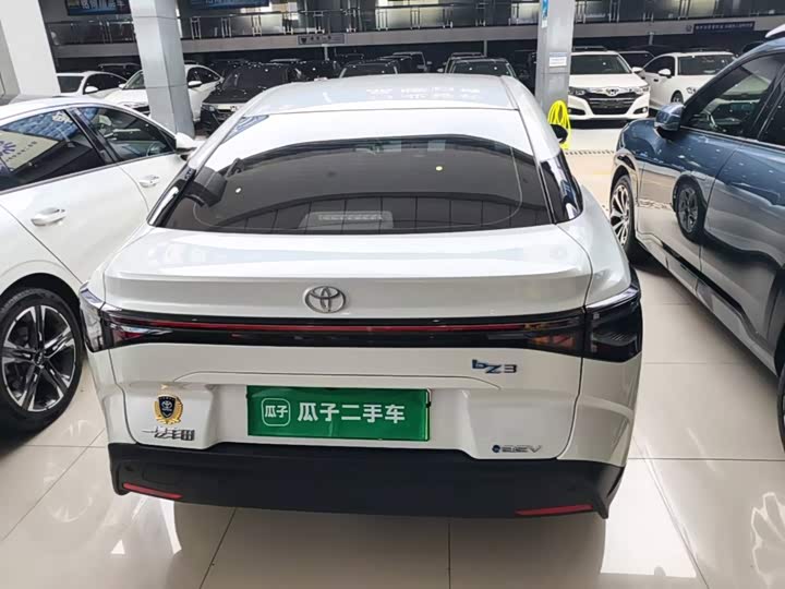 Toyota bZ3, 2024 — фото 4 из 9