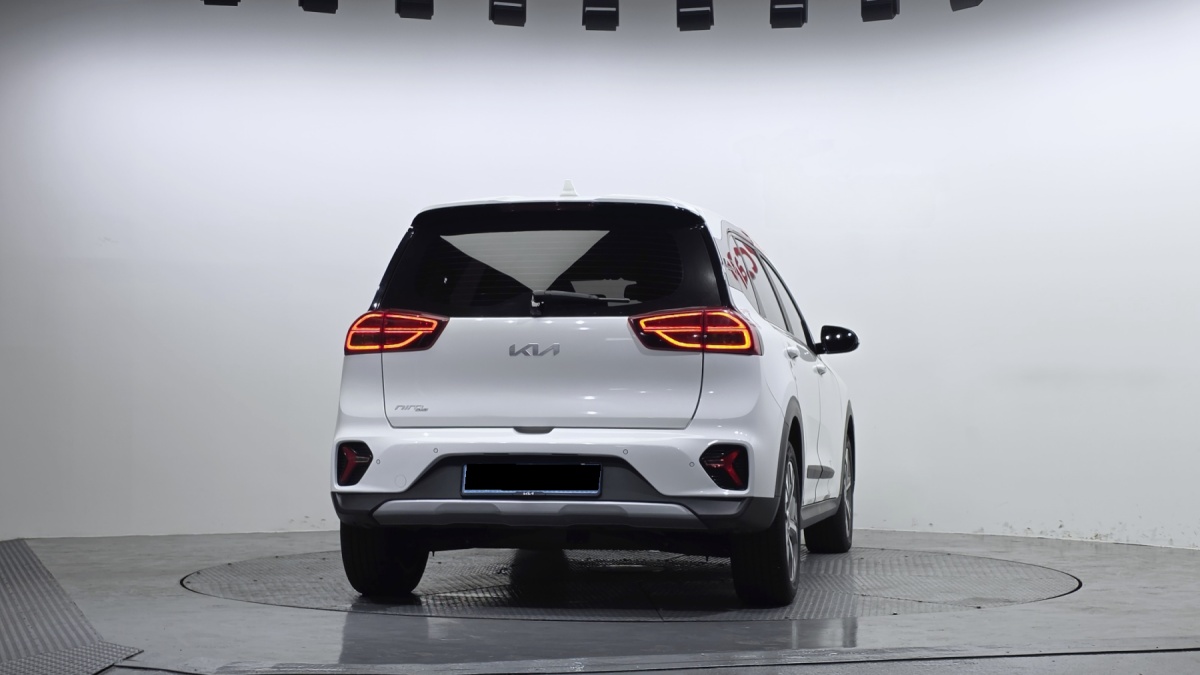 Kia Niro, 2022 — фото 4 из 12