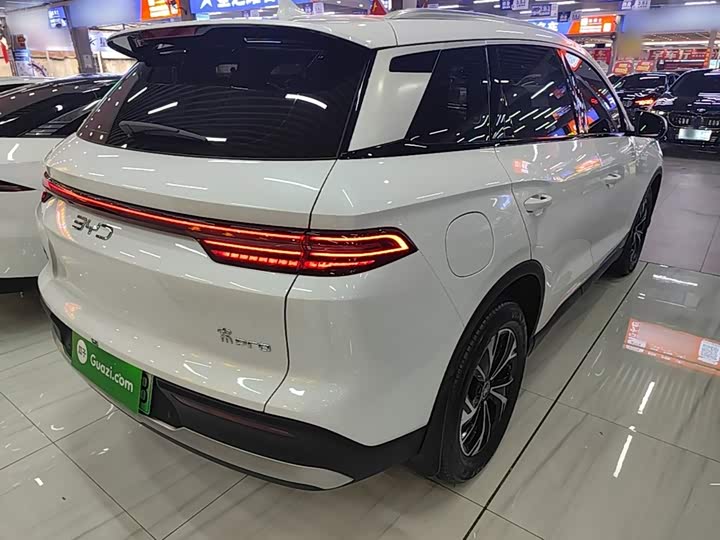 BYD Song Pro Hybrid, 2024 — фото 7 из 9