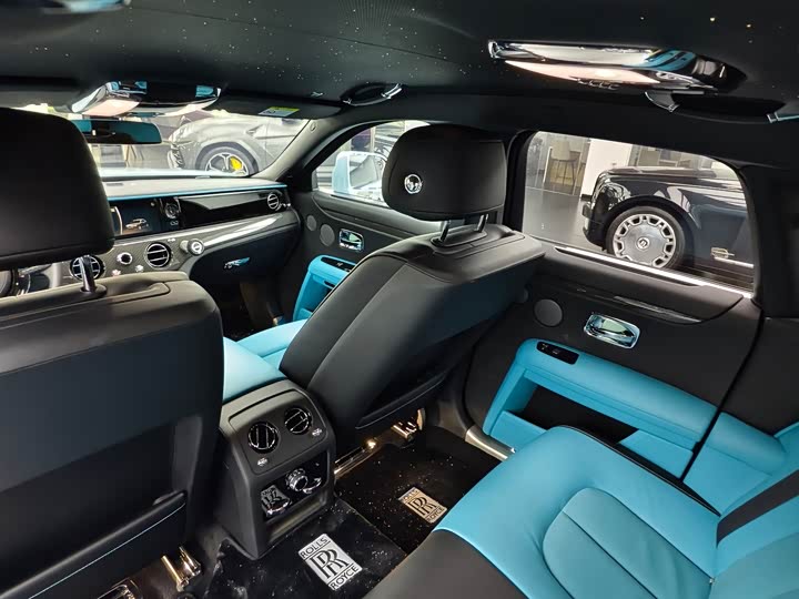 Rolls-Royce Ghost, 2022 — фото 6 из 9