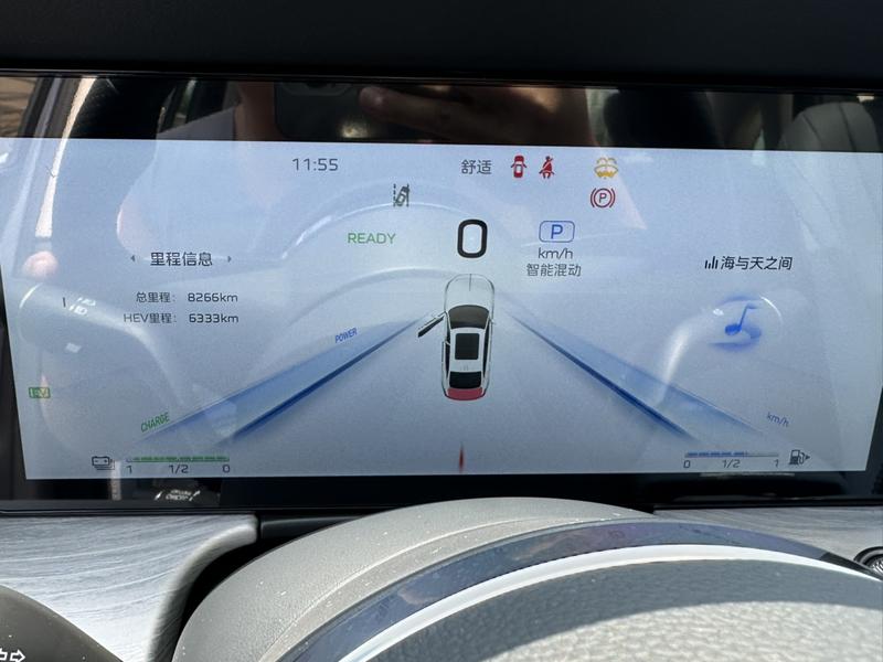 Hongqi H5 Hybrid, 2025 — фото 8 из 11