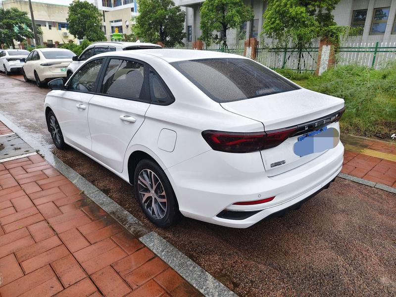 Geely Emgrand, 2021 — фото 4 из 10