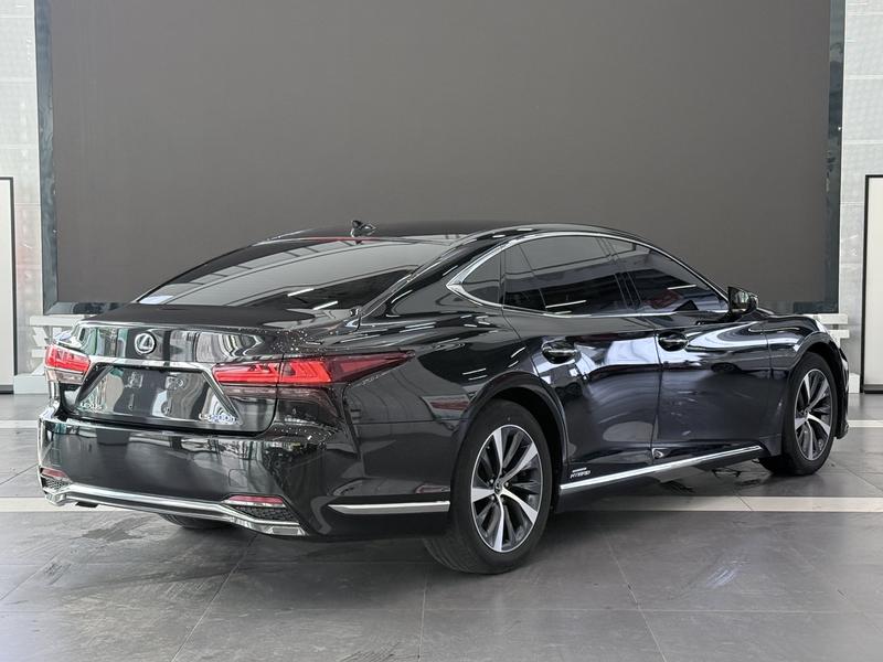 Lexus LS, 2022 — фото 5 из 12