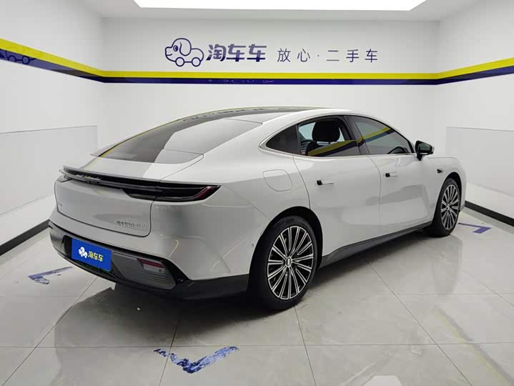 Geely Galaxy Starshine 8 EM-i, 2025 — фото 3 из 9