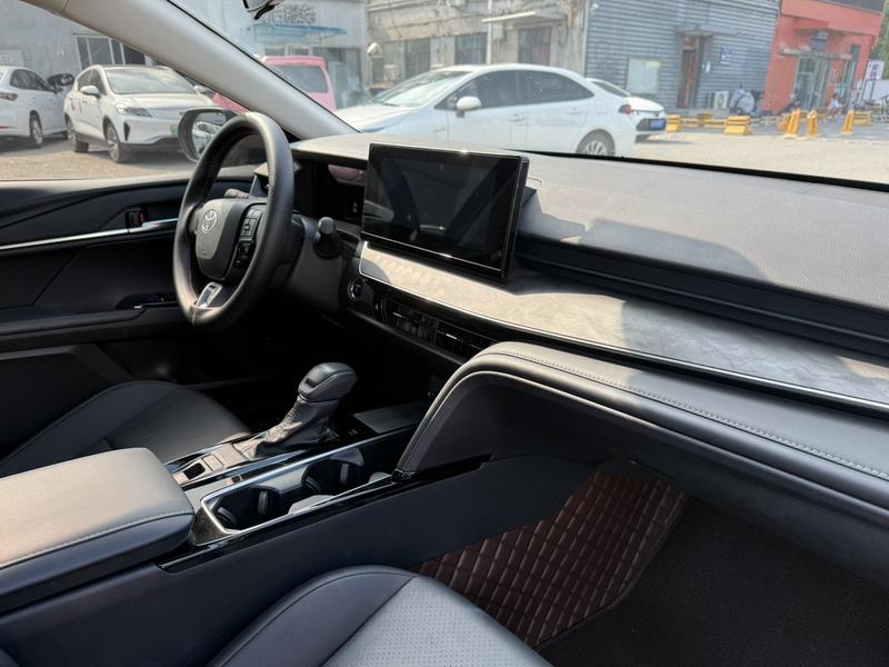 Toyota Camry, 2025 — фото 9 из 12