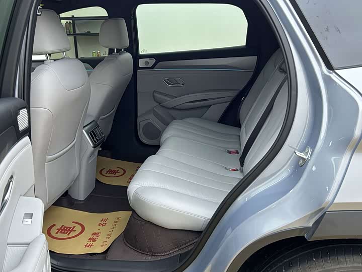 BYD Song Ultra EV, 2026 — фото 4 из 9