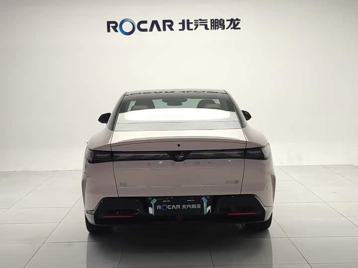 BAIC Arcfox Alpha S5, 2026 — фото 5 из 9
