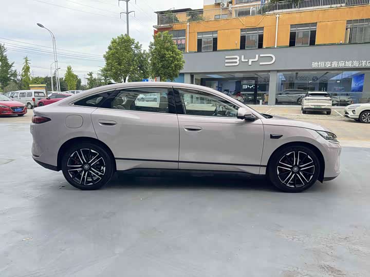 BYD Qin L, 2025 — фото 6 из 9