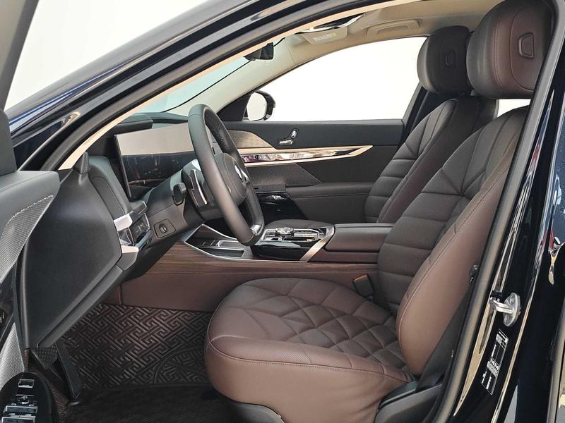 BMW 7 Series, 2024 — фото 10 из 12