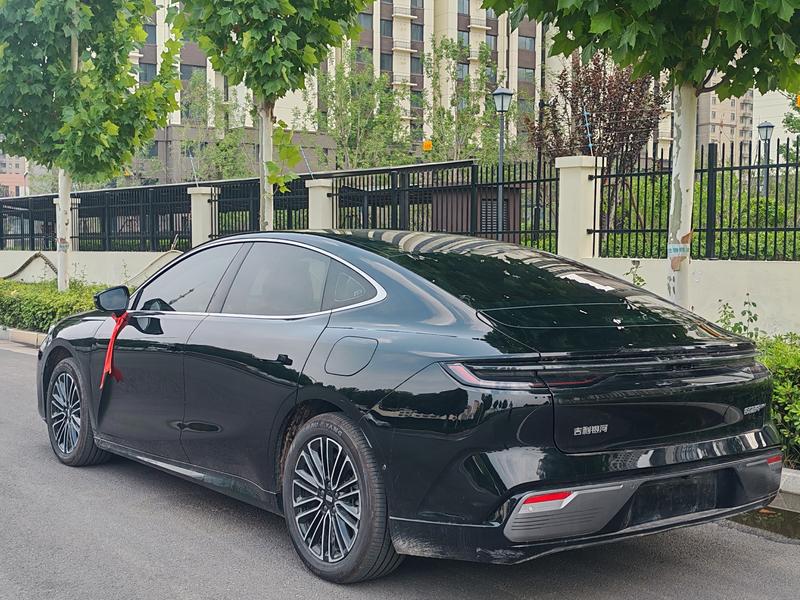 Geely Galaxy Starshine 8 EM-i, 2025 — фото 4 из 10