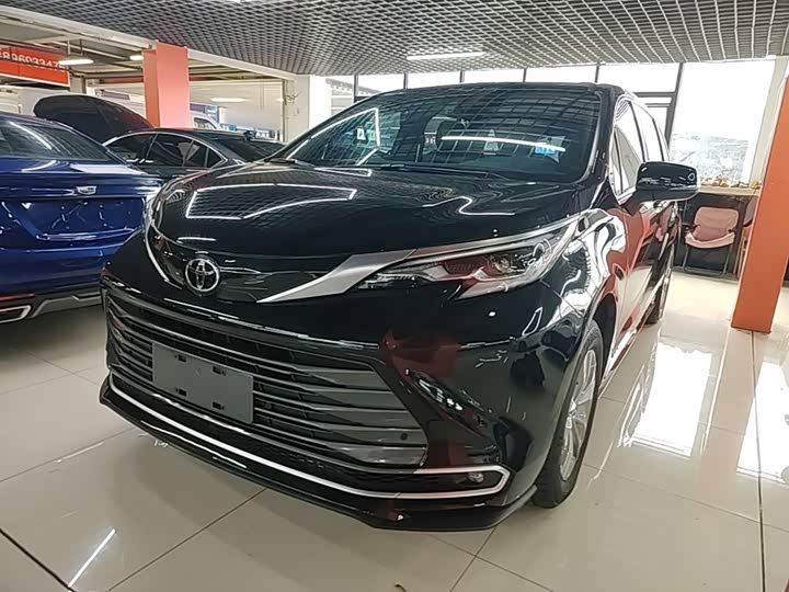 Toyota Sienna, 2025 — купить в Твери под ключ