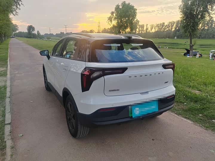 Geely Geometry E Firefly, 2023 — фото 4 из 9