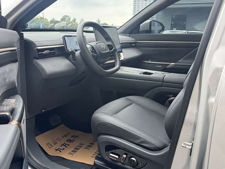 Dongfeng Yipai eπ 008, 2024 — фото 8 из 9