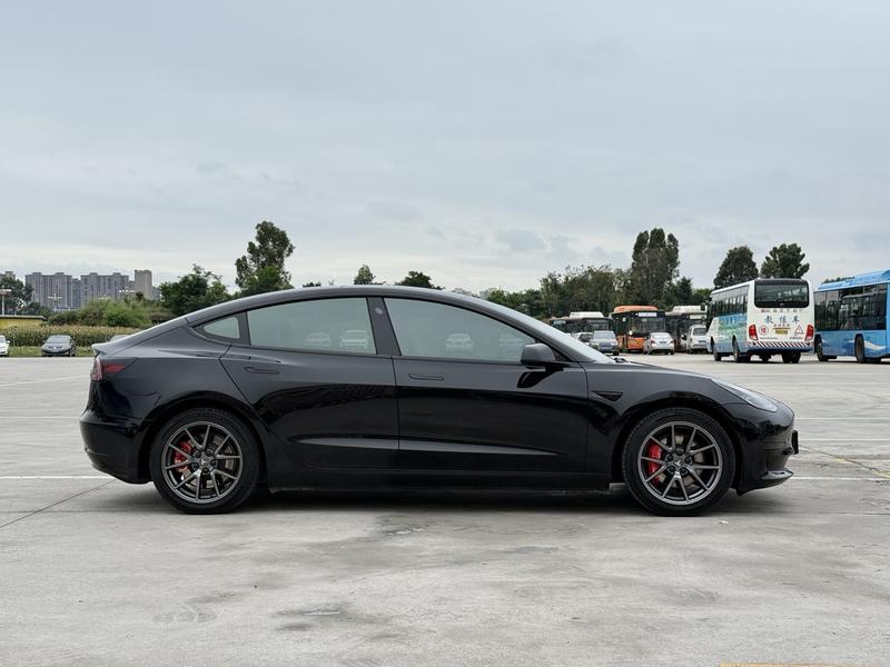 Tesla Model 3, 2022 — фото 7 из 9