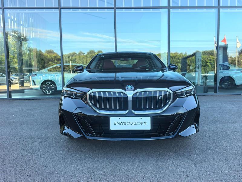 BMW i5, 2025 — фото 2 из 12