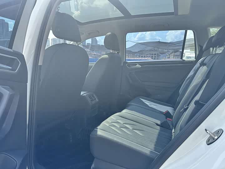 Volkswagen Tiguan L Pro, 2023 — фото 6 из 9