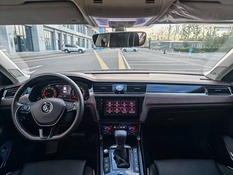 Volkswagen Phideon, 2023 — фото 7 из 10
