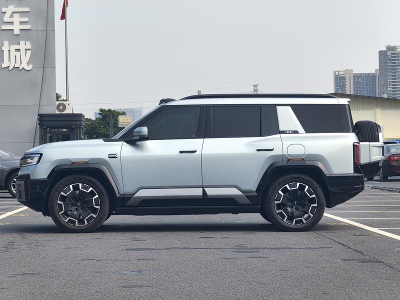 BYD FangChengBao Leopard 8, 2024 — фото 4 из 12