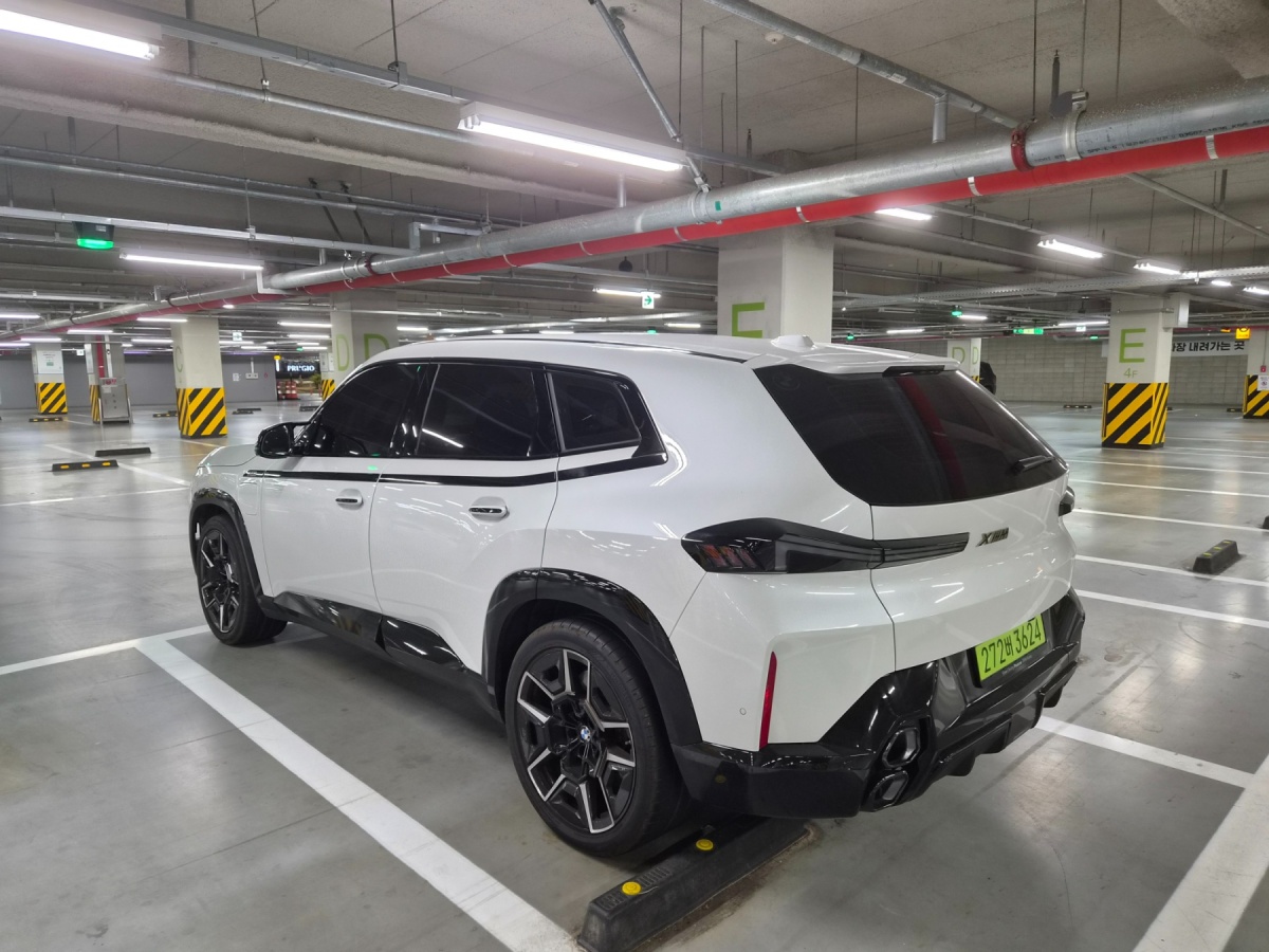 BMW XM, 2025 — фото 4 из 12