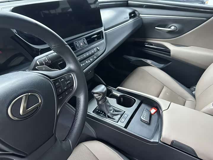 Lexus ES, 2024 — фото 5 из 9