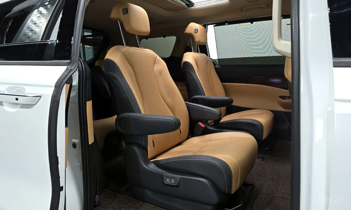 Kia Carnival, 2023 — фото 12 из 12