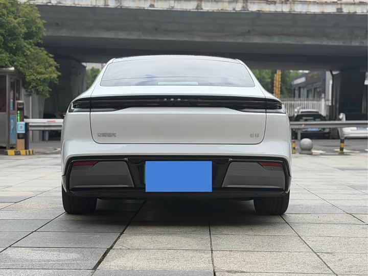 Geely Galaxy E8, 2025 — фото 8 из 9