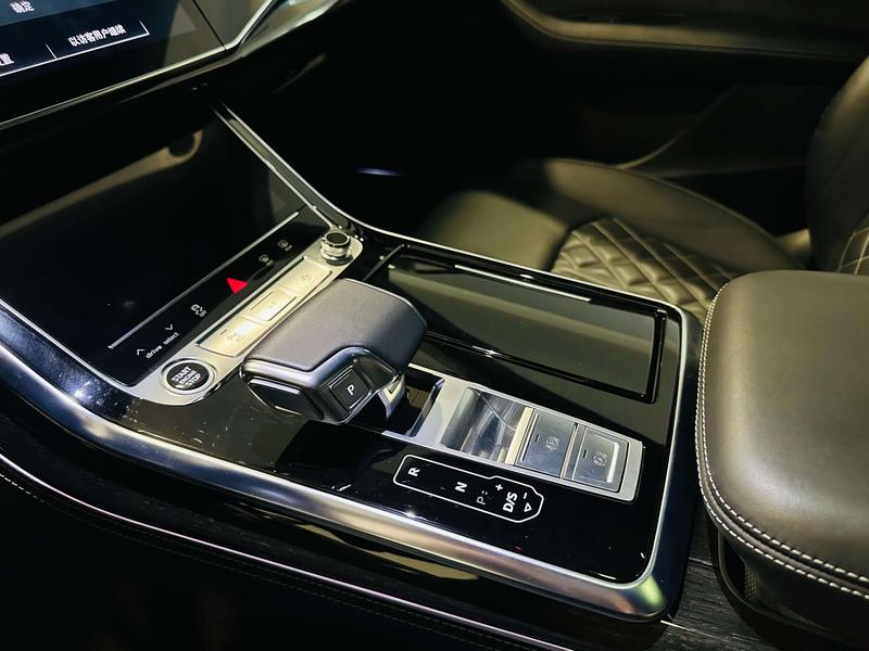 Audi Q8, 2024 — фото 11 из 12