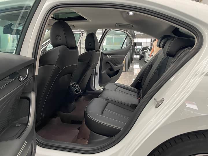 Skoda Octavia Pro, 2023 — фото 6 из 9