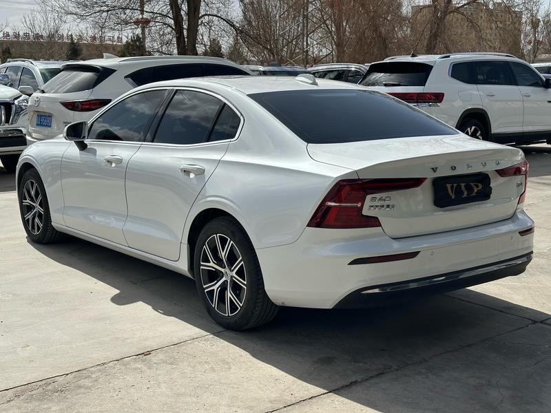 Volvo S60, 2024 — фото 4 из 11