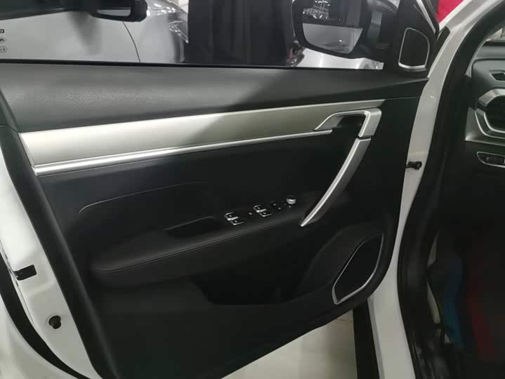 Geely Coolray, 2025 — фото 7 из 9