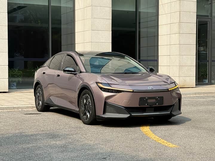 Toyota bZ3, 2023 — фото 3 из 9