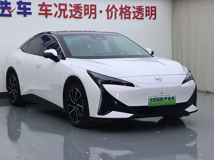 BAIC Arcfox Alpha S5, 2024 — фото 2 из 9