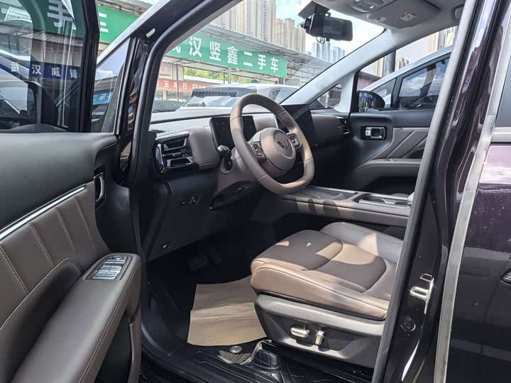 Wuling Starlight 730 Hybrid/EV, 2026 — фото 4 из 9