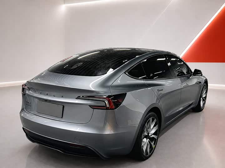 Tesla Model 3, 2026 — фото 4 из 9