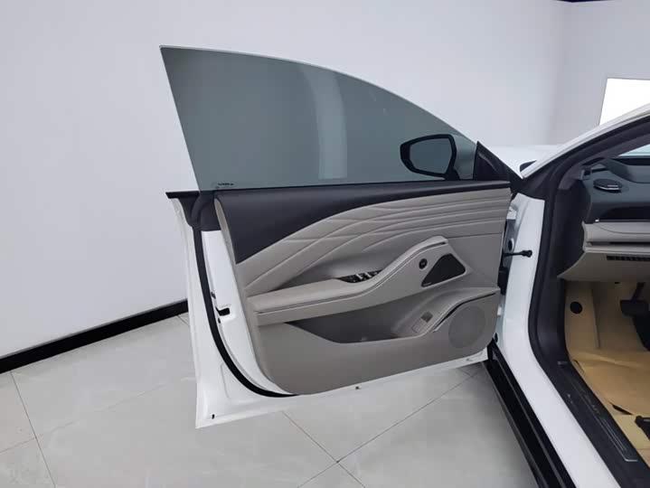 Geely Galaxy Starshine 8 EM-i, 2025 — фото 7 из 9
