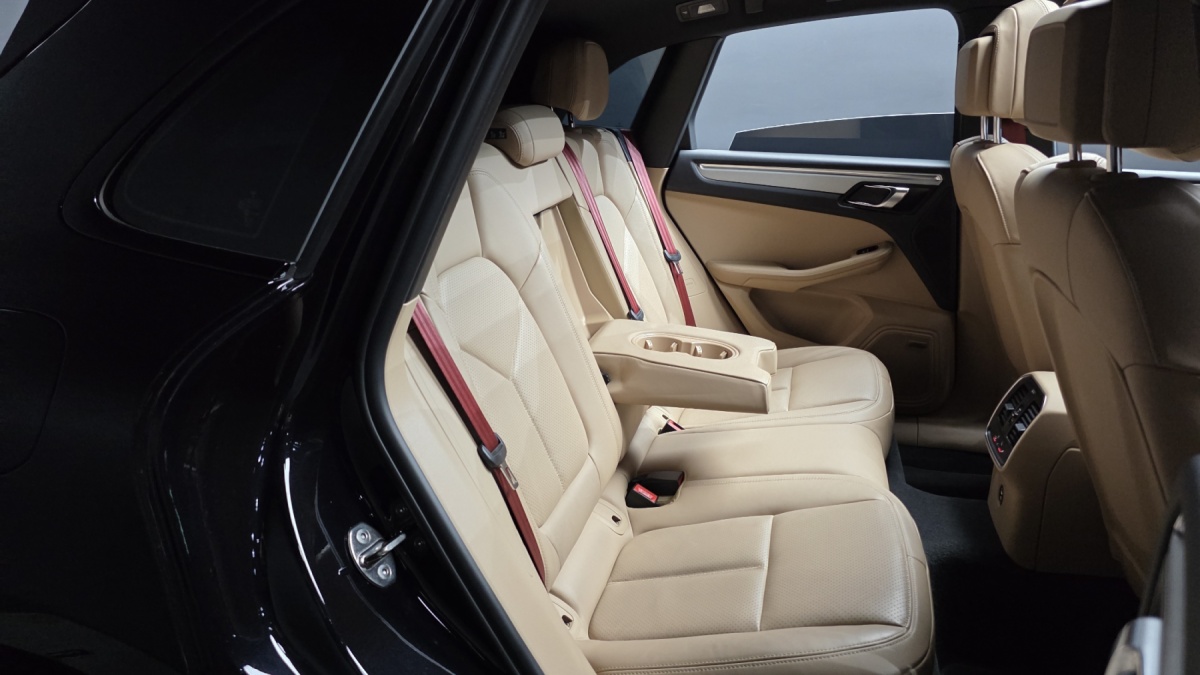 Porsche Macan, 2023 — фото 10 из 12